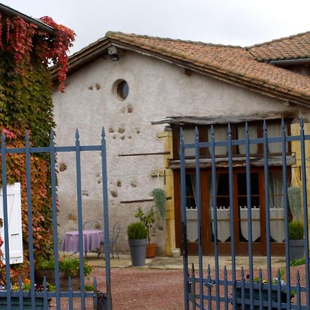 La Grange Villa Coutouvre Luaran gambar